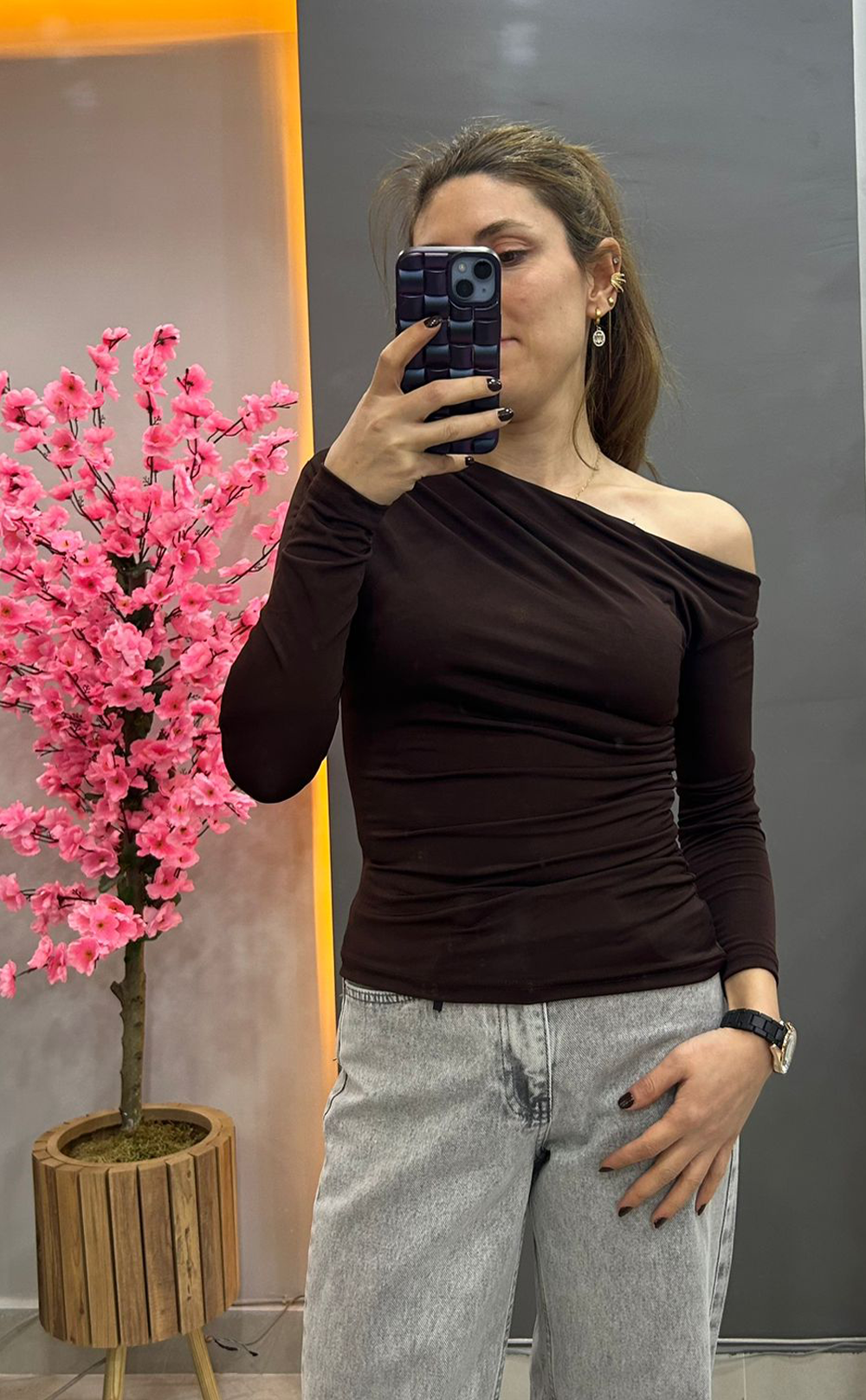 Kahverengi Omuz Dekolteli Bluz